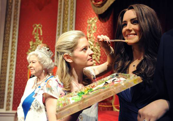malowanie figur w Madame Tussauds w Londynie